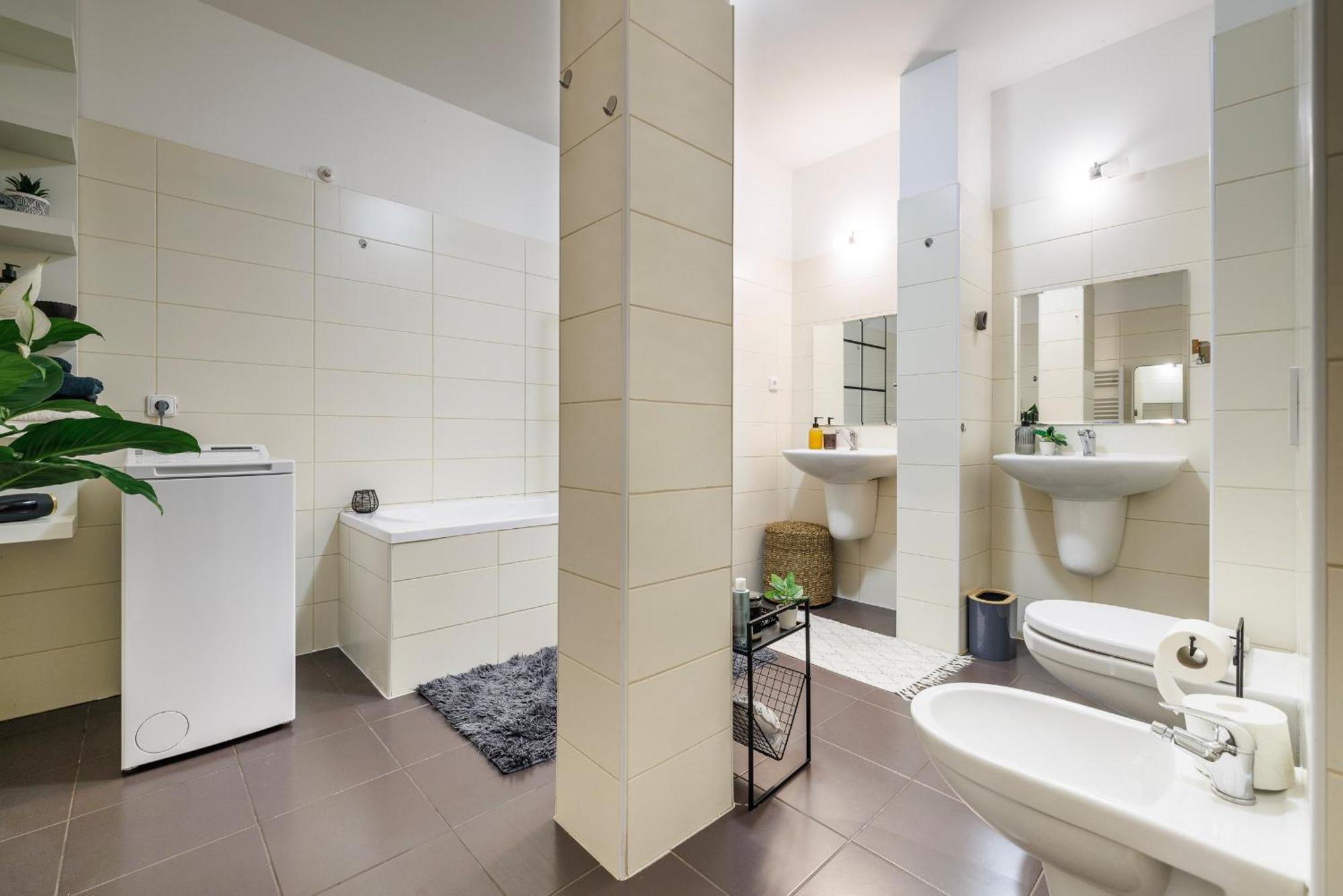 Spacious Flat & Parking Possibility, 3 Stops To Wenceslav Square Praga Zewnętrze zdjęcie